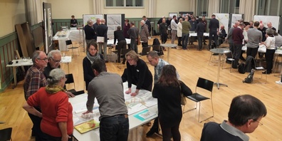 An der ersten Forumsveranstaltung wurde rege diskutiert und gearbeitet.