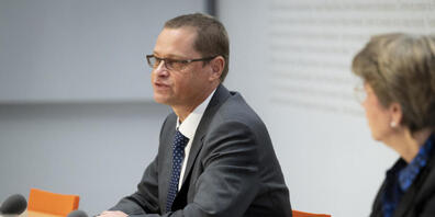 Urs Loher wurde am Freitag vom Bundesrat zum Rüstungschef ernannt und trat zusammen mit Verteidigungsministerin Viola Amherd zum ersten Mal vor die Medien.