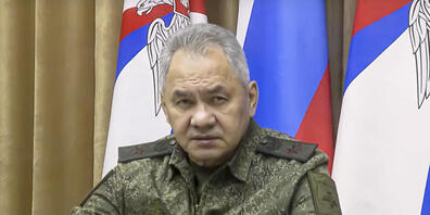 HANDOUT - Der russische Verteidigungsminister Sergej Schoigu besucht Verbündete in Belarus. Foto: Uncredited/Russian Defense Ministry Press Service/AP/dpa - ACHTUNG: Nur zur redaktionellen Verwendung und nur mit vollständiger Nennung des vorstehen...