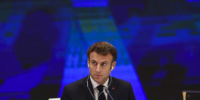 Der französische Präsident Emmanuel Macron ist auch Oberbefehlshaber der Streitkräfte. Foto: Athit Perawongmetha/Pool Reuters/AP/dpa