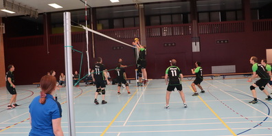 Trotz der etwas niedrigen Halle konnte Rheno eine gute Defensivleistung zeigen