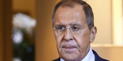 HANDOUT - Sergej Lawrow, Außenminister von Russland, spricht zu russischen Journalisten nach seinem Treffen am Rande des G20-Gipfels. Foto: -/Russian Foreign Ministry Press Service/AP/dpa - ACHTUNG: Nur zur redaktionellen Verwendung und nur mit vo...