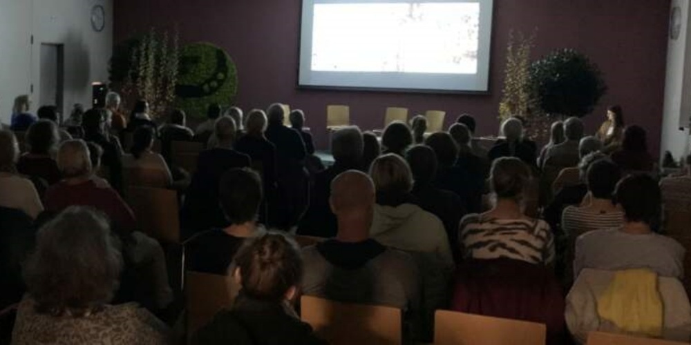 Der Film zeigt wie «toter Boden» in jahrelanger Arbeit in ein ökologisches Paradies verwandelt worden ist.