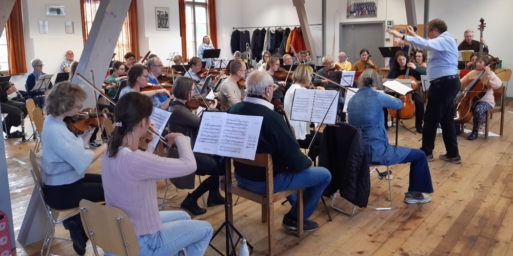 Probt fleissig: Regionalorchester con brio.