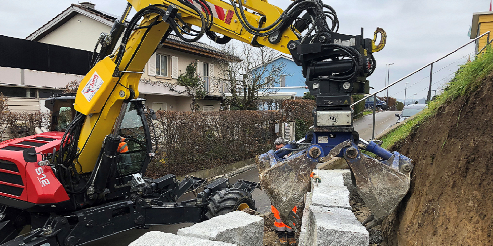 Die Stützmauer muss saniert werden. (Symbolbild)