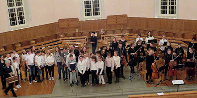 In der Kirche Oberglatt bieten verschiedene Ensembles der Musikschule ein stimmungsvolles Adventskonzert.