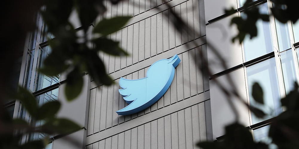 Nach mehreren fehlgeschlagene Versuchen nimmt Twitter einen neuen Anlauf zur Einführung eines kostenpflichtigen Abonnements für Nutzer. Das Angebot Twitter Blue werde am Montag starten, wie Twitter am Samstag mitteilte. (Archivbild)