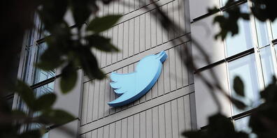Nach mehreren fehlgeschlagene Versuchen nimmt Twitter einen neuen Anlauf zur Einführung eines kostenpflichtigen Abonnements für Nutzer. Das Angebot Twitter Blue werde am Montag starten, wie Twitter am Samstag mitteilte. (Archivbild)