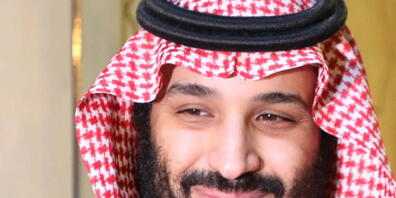 Kontrolliert den Staatsfonds, der wiederum hinter der Saudi National Bank steht: Kronprinz Mohammed bin Salman Al Saud. Der starke Mann auf der arabischen Halbinsel grinst gerne in der Öffentlichkeit. Und er lässt Gegner morden - dies behaupten je...