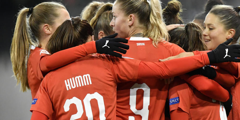 Die Schweiz soll im Jahr 2025 die Fussball-Europameisterschaft der Frauen durchführen. Der Nationalrat steht hinter diesem Vorhaben. (Symbolbild)