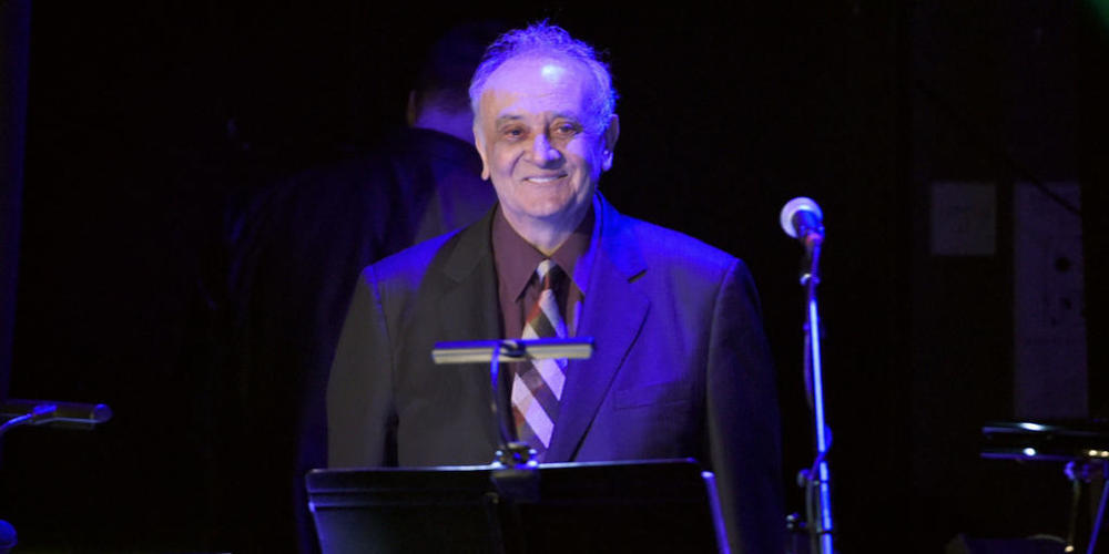ARCHIV - Angelo Badalamenti tritt bei der David Lynch Foundation Music Celebration im Theatre at Ace Hotel auf. Foto: Chris Pizzello/Invision/AP/dpa