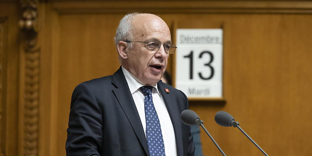 Die OECD-Reform ist parlamentarisch bereinigt. Für Bundesrat Ueli Maurer war es der letzte Auftritt im Nationalrat.