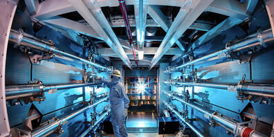 Die Testeinrichtung der Lawrence Livermore National Laboratory hat das erste mal Energie mit einer Kernfusion gewonnen. (Archivbild)