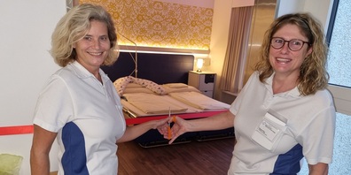 Madeleine Grüninger (Stationsleiterin Pflege, Wöchnerinnenstation) und Regula Rutz (Stationsleiterin Hebammen).