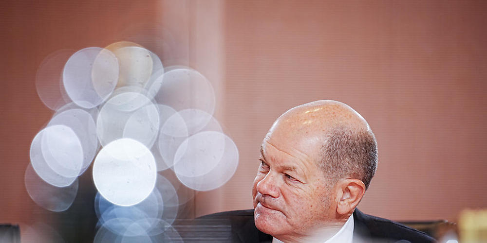 Bundeskanzler Olaf Scholz (SPD) nimmt an der Sitzung des Bundeskabinetts im Bundeskanzleramt teil. Foto: Kay Nietfeld/dpa