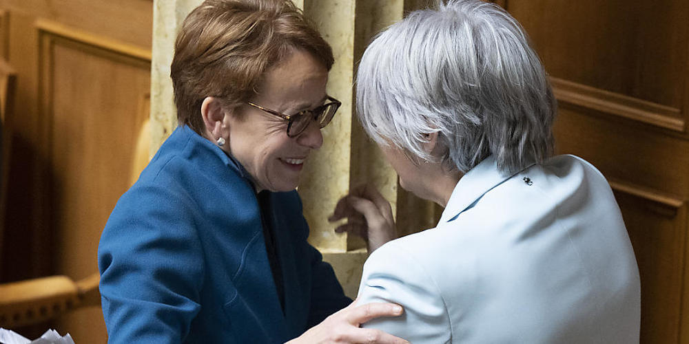 Eva Herzog (links) wäre lieber Bundesrätin geworden. Nun erbt sie von der siegreichen Elisabeth Baume-Schneider (rechts) das 1. Vizepräsidium im Ständerat. Das bedeutet, dass die Baslerin die kleine Kammer im Jahr 2024 präsidieren wird. (Archivbild)