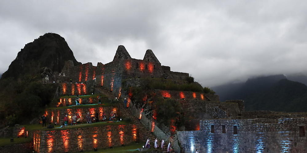 Wegen der Unruhen in Peru sitzen hunderte ausländische Touristen an der weltberühmten Inka-Stätte Machu Picchu fest. Betroffen seien rund 800 Touristen, teilten die Behörden am Mittwoch (Ortszeit) mit. (Archivbild)