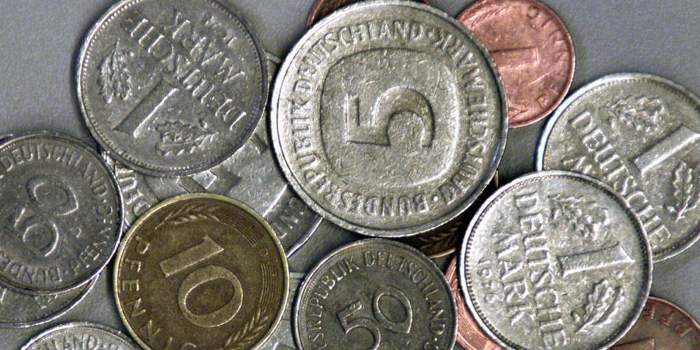 Die Deutsche Bundesbank hat in diesem Jahr mehr als 49 Millionen D-Mark in Euro umgetauscht. Erstmals seit 2018 stieg das Volumen damit wieder. (Archivbild)