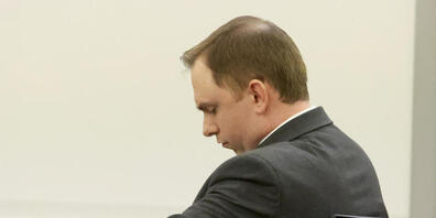 Aaron Dean im Gerichtssaal im texanischen Fort Worth. Foto: Amanda Mccoy/Pool Star-Telegram/AP/dpa - ACHTUNG: Nur zur redaktionellen Verwendung und nur mit vollständiger Nennung des vorstehenden Credits