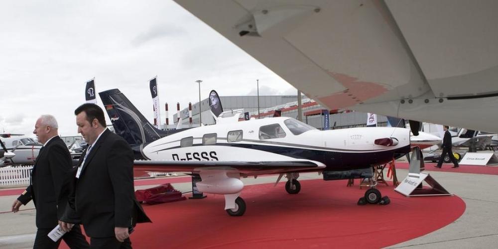 Eine Maschine des Typs Piper PA-46 Malibu an einer Flugzeugausstellung in Genf. (Archivbild)