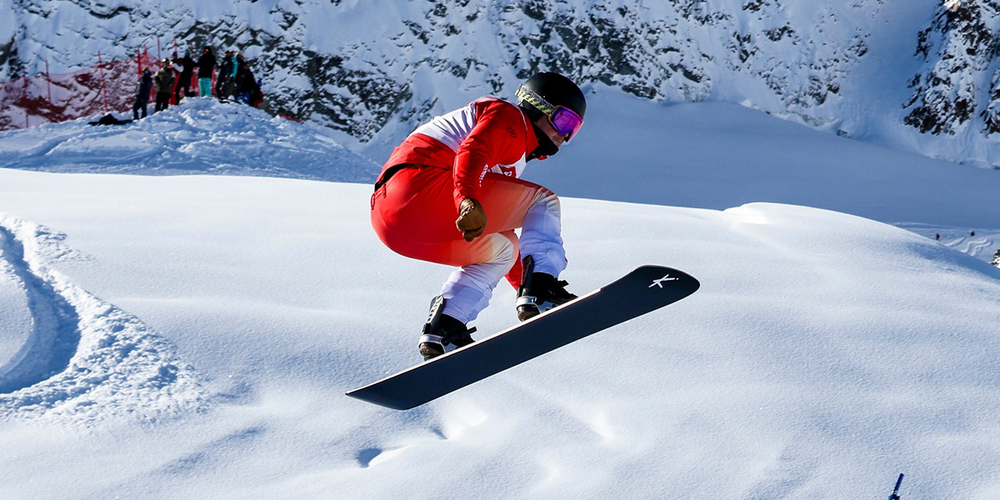 Nur fliegen ist schöner: Kalle Koblet wird Dritter in Cervinia.