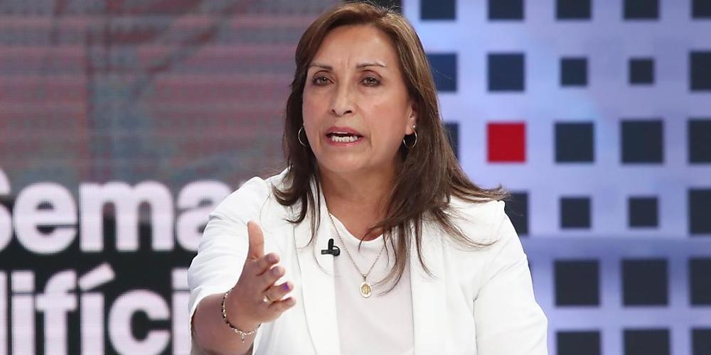 Perus Übergangspräsidentin Dina Boluarte spricht bei einem TV-Interview. Foto: El Comercio/GDA via ZUMA Press Wire/dpa