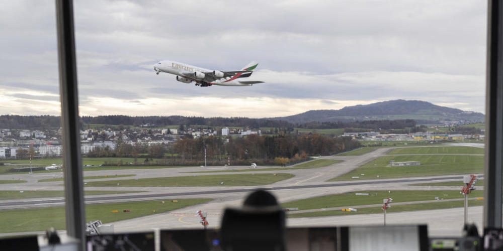 Die Flugsicherung Skyguide hat bei der technischen Störung Mitte Juni laut Experten angemessen reagiert. (Archivbild)