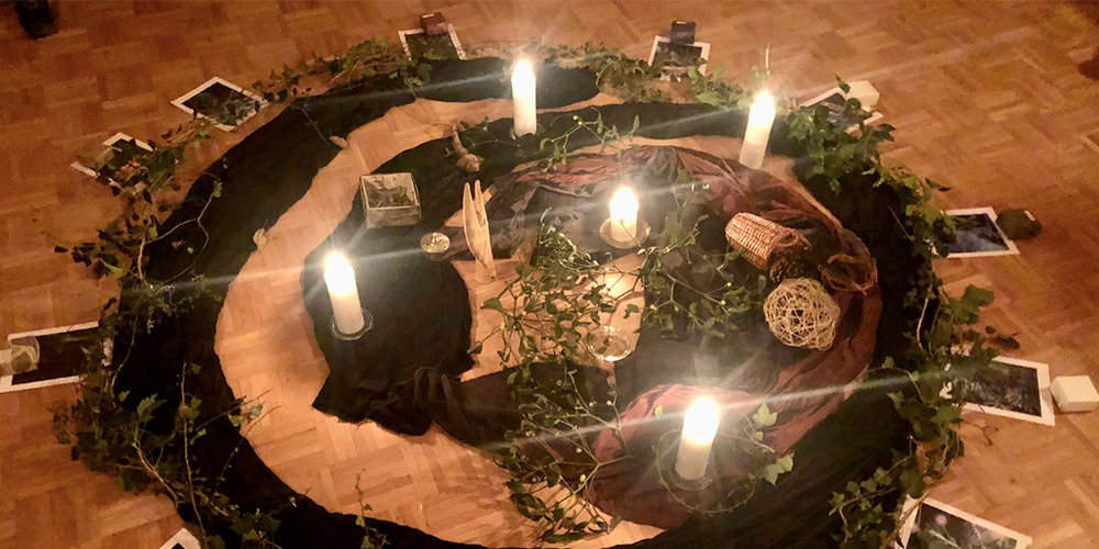 Lebensmittel haltbar machen, Rituale begleiten, Räume desinfizieren: Das Räuchern ist eine vielseitig einsetzbare Kunst.