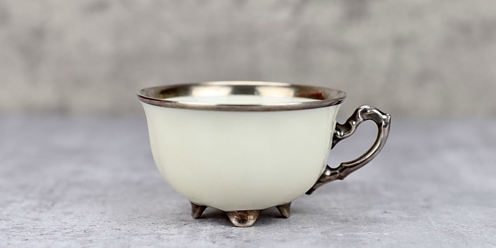 Es ist nicht leicht, eine Teetasse zu verpacken...