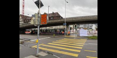 Beim Escher-Wyss-Platz auf Seiten des VBZ-Tramdepots wurde am Mittwochmorgen ein lebloser Bub (†) aufgefunden.