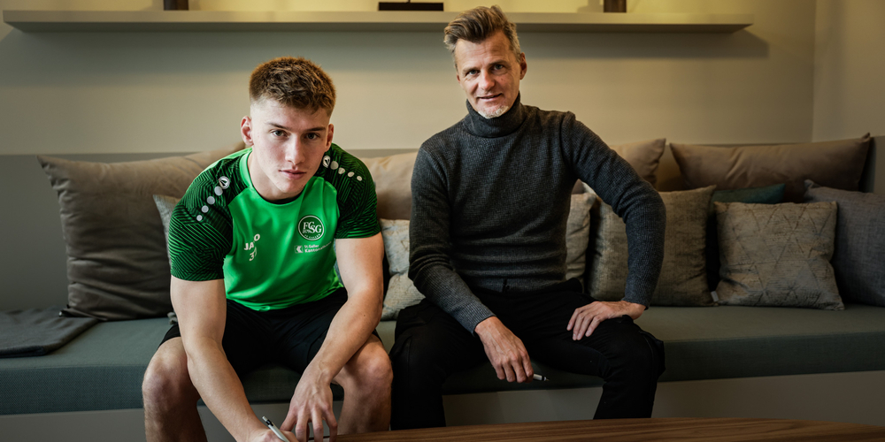 Christian Witzig zusammen mit Sportchef Alain Sutter.