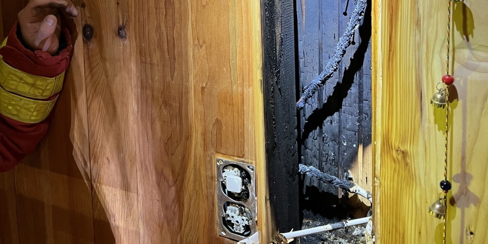 Die Feuerwehr konnte diesen rasch löschen. Es wurde niemand verletzt. Der entstandene Sachschaden beläuft sich auf rund 1'000 Franken.