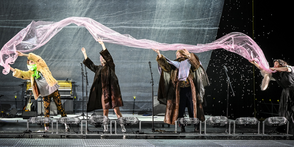Pascale Pfeuti, Tabea Buser, Tobias Graupner und Anna Blumer in «Anna Karenina».