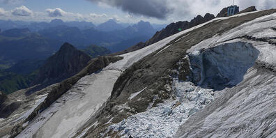 ARCHIV - Gletscher unter anderem in den Dolomiten werden einem Bericht der UN-Kulturorganisation Unesco zufolge bis 2050 sehr wahrscheinlich nicht mehr existieren. Foto: Luca Bruno/AP/dpa