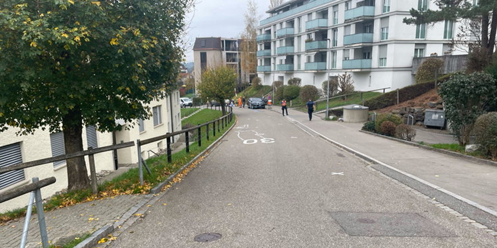 Die abschüssige Strasse, auf der es zu dem unglaublichen Zwischenfall kam. 