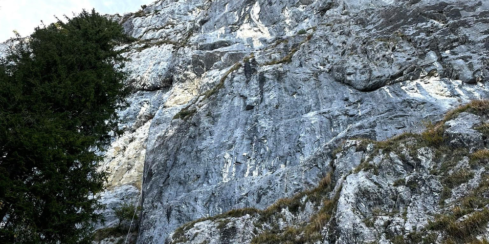Nach einem Seilriss stürzte ein Bergführer und verletzte sich schwer.