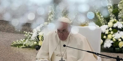 Papst Franziskus spricht bei einem Gebetstreffen und Angelus mit Bischöfen, Priestern, Geweihten, Seminaristen und pastoralen Mitarbeitern in der Herz-Jesu-Kirche. Papst Franziskus befindet sich auf einer viertägigen Reise in Bahrain, um den Dialo...