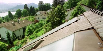 Im Kanton Thurgau sollen Dächer von Neubauten mit Solarenergie ausgerüstet werden. Die Grünen wollen eine entsprechende kantonale Volksinitiative lancieren.  (Archivbild)