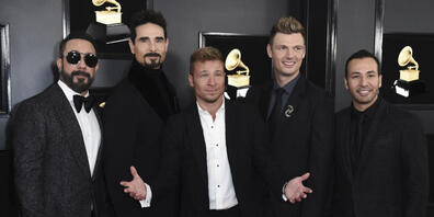 ARCHIV - Bei ihrer Show in London widmeten die Backstreet Boys - bestehend aus AJ McLean (l-r), Kevin Richardson, Brian Littrell, Nick Carter und Howie Dorough, dem Bruder von Nick Carter einen Song. Foto: Jordan Strauss/Invision/AP/dpa