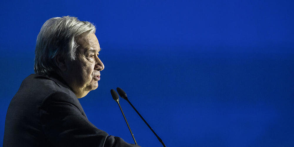 «Wir kämpfen den Kampf unseres Lebens - und sind dabei zu verlieren», warnt UN-Generalsekretär Guterres in seiner Eröffnungsrede zum Weltklimagipfel in Ägypten. Foto: Gehad Hamdy/dpa