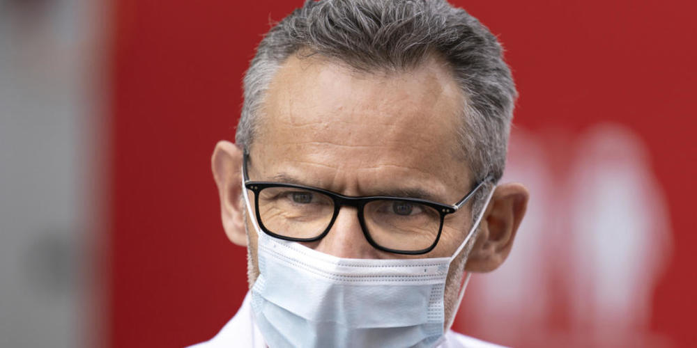Für Urs Karrer, Chefarzt am Kantonsspital Winterthur, ist klar, dass die hohe Übersterblichkeit an Corona liegt. Die Sommerhitze alleine, könne nicht dafür verantwortlich sein, sagte er im Interview mit den "CH Media"-Titeln. (Archivbild)