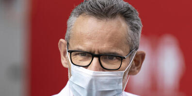 Für Urs Karrer, Chefarzt am Kantonsspital Winterthur, ist klar, dass die hohe Übersterblichkeit an Corona liegt. Die Sommerhitze alleine, könne nicht dafür verantwortlich sein, sagte er im Interview mit den "CH Media"-Titeln. (Archivbild)