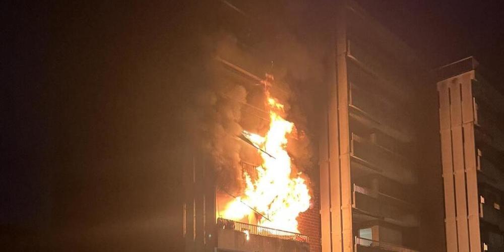 Bei einem Brand in einer Wohnung eines Mehrfamilienhauses in Wädenswil ZH ist am Dienstagabend eine Person ums Leben gekommen. Weitere Verletzte gab es laut Polizeiangaben keine.