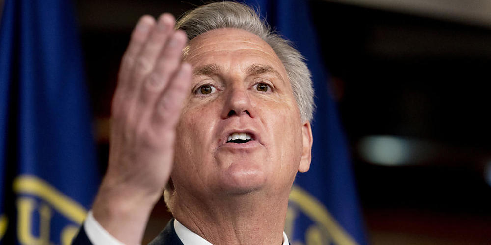 ARCHIV - Kevin McCarthy, bisheriger Minderheitsführer im US-Repräsentantenhaus, spricht von einem Sieg für die Republikaner. Foto: Andrew Harnik/AP/dpa