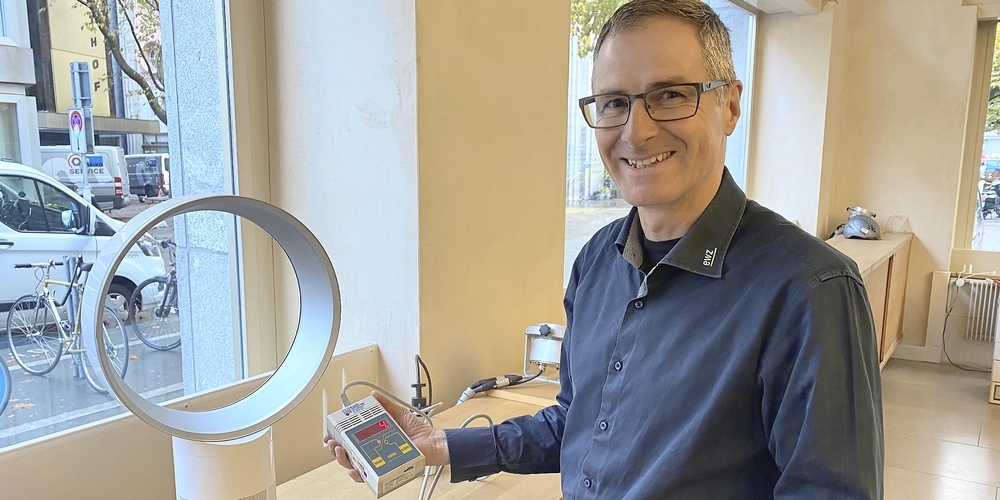 «Nur dank Strom-Messgeräten kommen Sie den Stromfressern auf die Schliche», weiss EWZ-Energieexperte Peter Wieland. Bei EWZ kann man solche gegen ein Depot von 100 Franken ausleihen. Zu kaufen gibt es taugliche Geräte ab etwa 120 Franken.