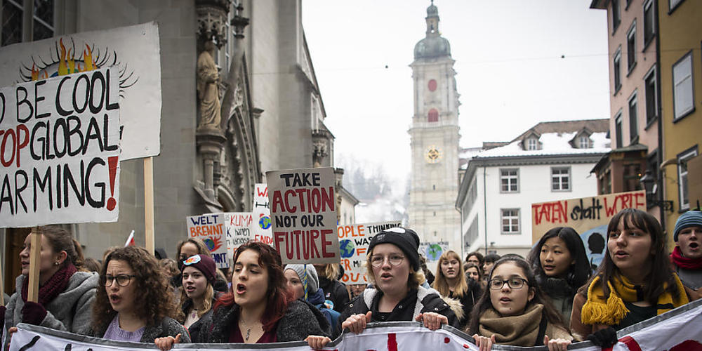 Als Antwort auf die Klimastreiks sieht ein Nachtrag zum St. Galler Mittelschulgesetz eine Absenzenregelung für Mittelschulen vor. Die SP sieht kein Regelungsbedarf. (Archivbild)