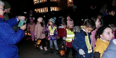 Die lieben Kleinen  hatten viel Spass und Freude am Liechtli-Umzug