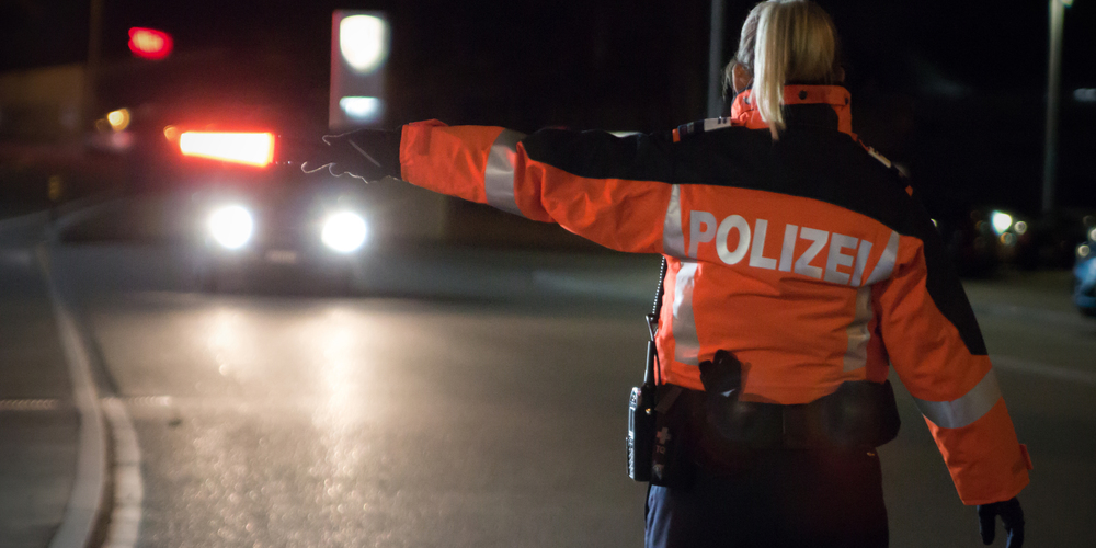 Ein bekiffter Lenker versuchte, sich durch Flucht einer Polizeikontrolle zu entziehen (Symbolbild)
