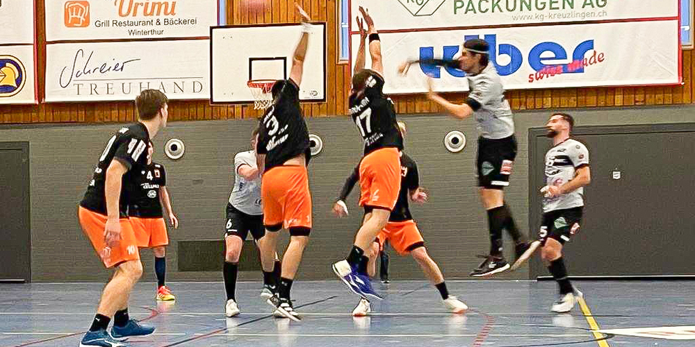 Die Kadetten Schaffhausen gewinnen  30:28 gegen den HSC Kreuzlingen. 