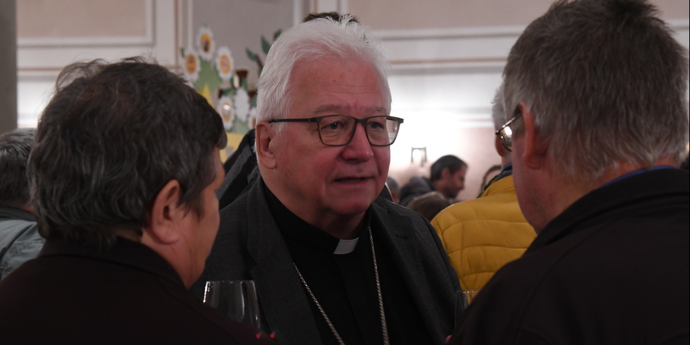 Bischof Markus Büchel im Gespräch